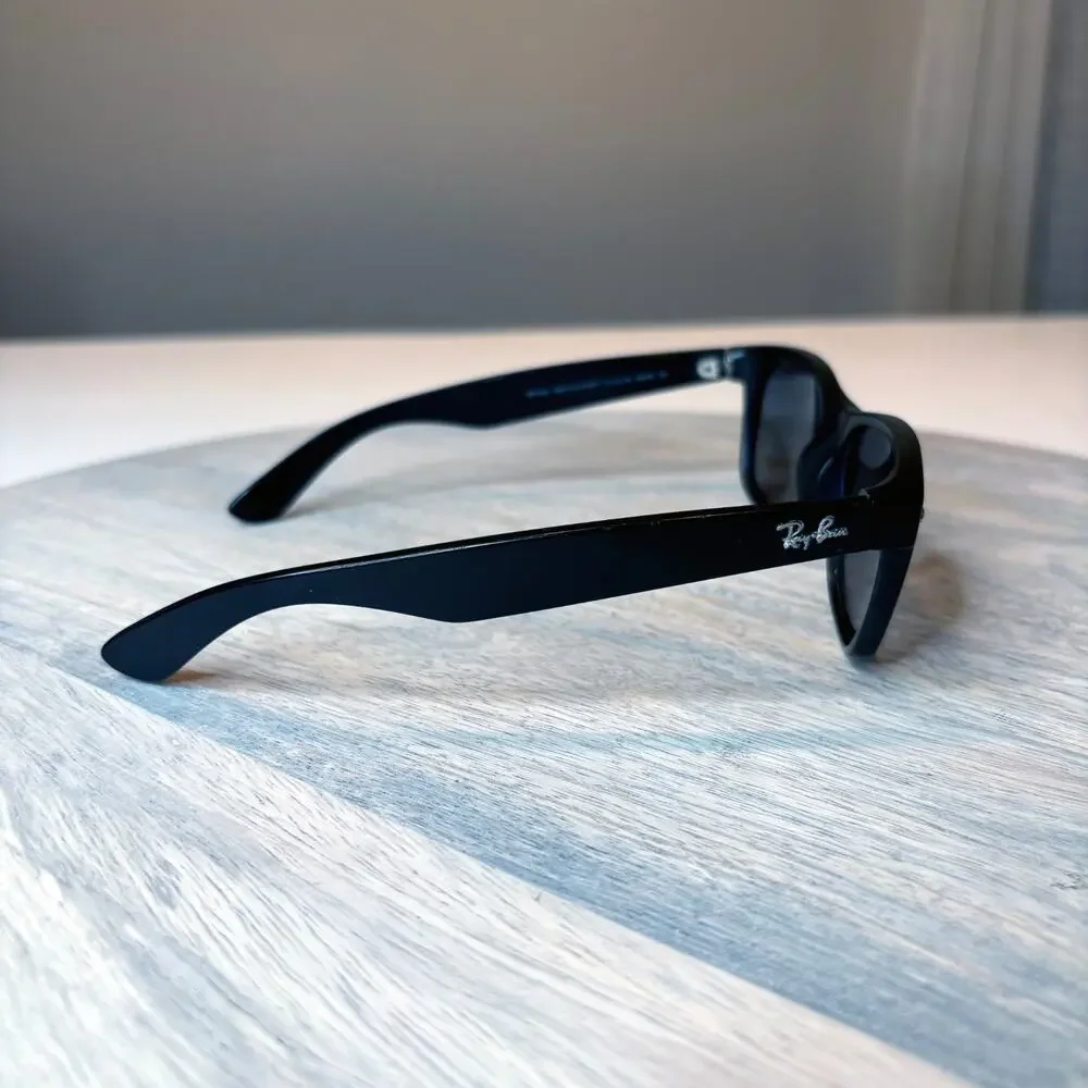 Ray-Ban RB2132 New Wayfarer Polarized Sunglasses Black 601/S-78 55 / 18 3P